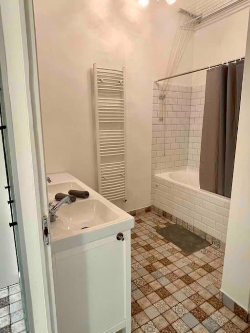 Knezits Spacious Ac Terrace Free Parking Βουδαπέστη Εξωτερικό φωτογραφία