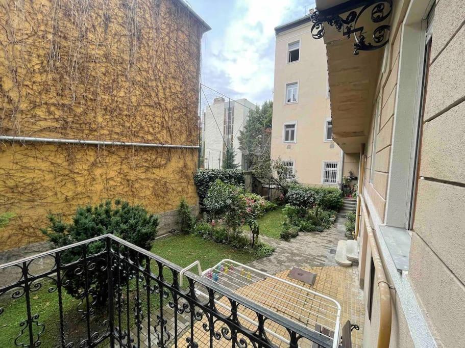 Knezits Spacious Ac Terrace Free Parking Βουδαπέστη Εξωτερικό φωτογραφία